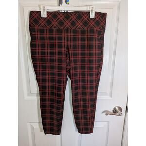 Torrid size 1 - Premium Ponte Stretch Pull-On Pixie Pant in Red Plaid